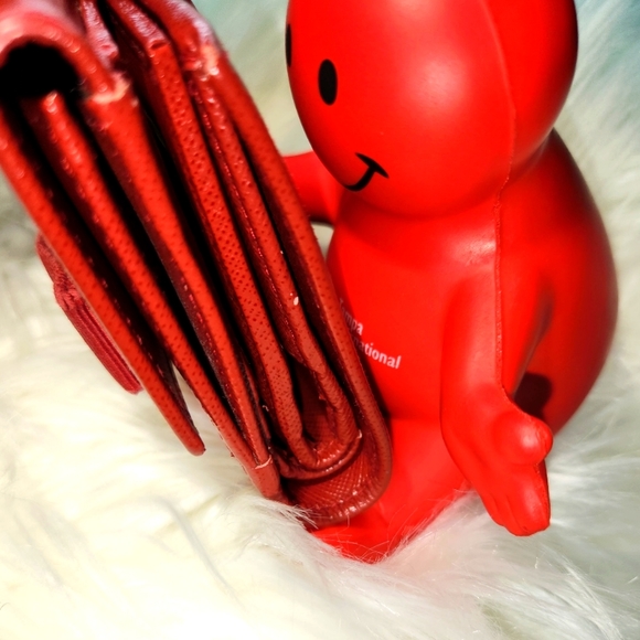 Salvatore Ferragamo Vara Wallet (1-13-A136) - Picture 16 of 16